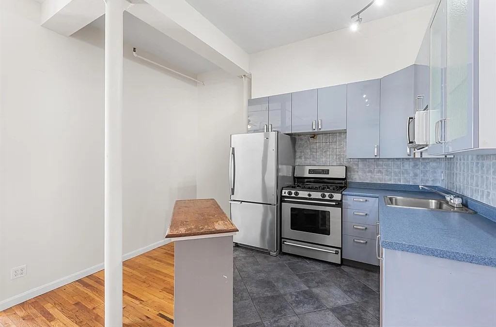 10 Williams St #47 - Photo 3 of 14