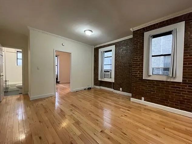 2106 35th St #3C - Photo 3 of 8