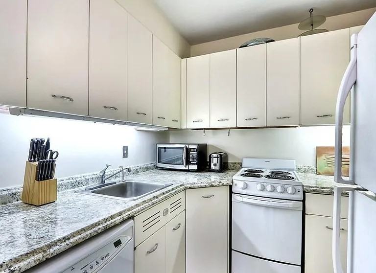 29 Concord Ave #204 - Photo 3 of 10