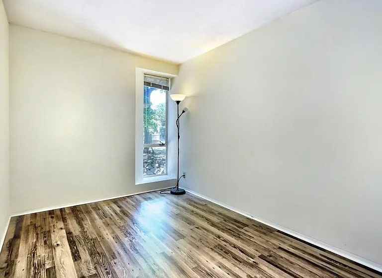 29 Concord Ave #204 - Photo 5 of 10