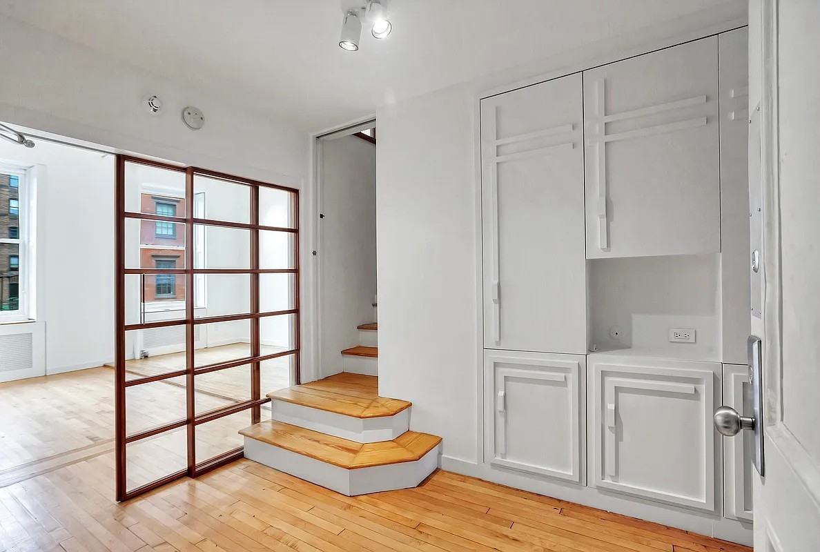 32 E 4th St #3 - Photo 4 of 7