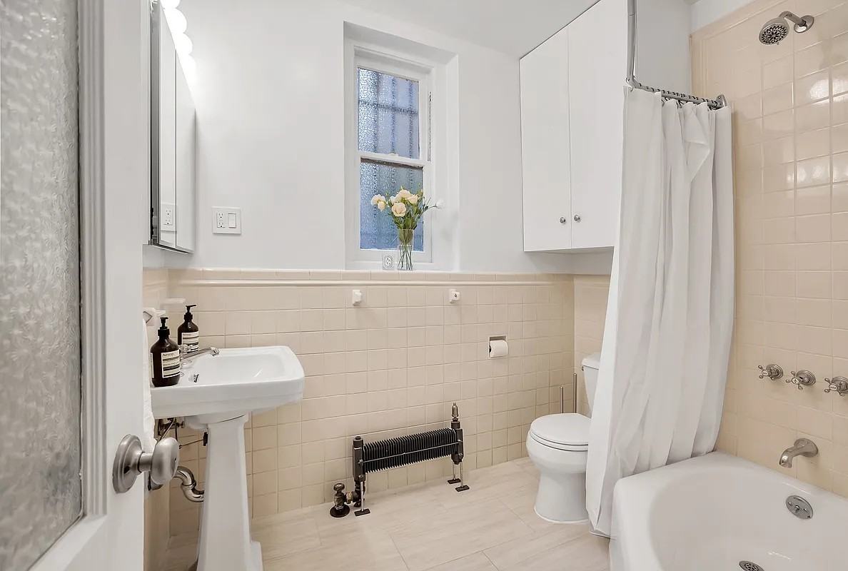 32 E 4th St #3 - Photo 7 of 7