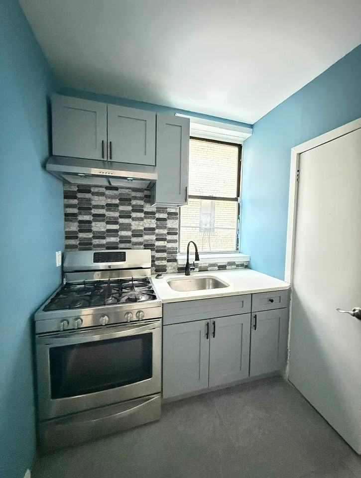 379 30th Dr #3 - Photo 2 of 6