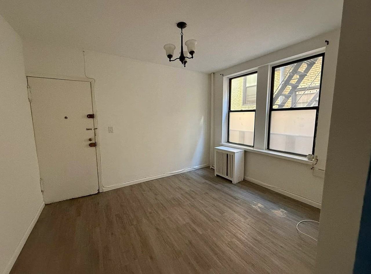 379 30th Dr #3 - Photo 3 of 6