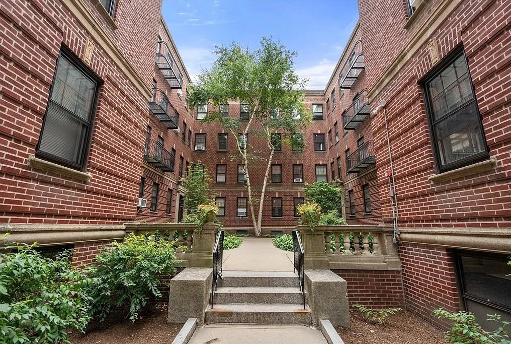 40 Linnaean St #11 - Photo 3 of 18