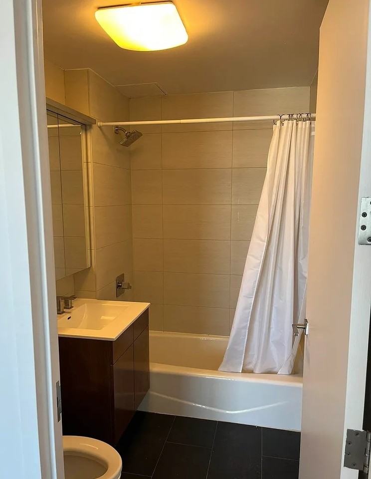 4235 Main St #6B - Photo 3 of 10