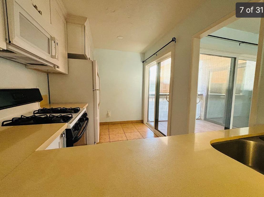 515 N Jackson St - Photo 4 of 6