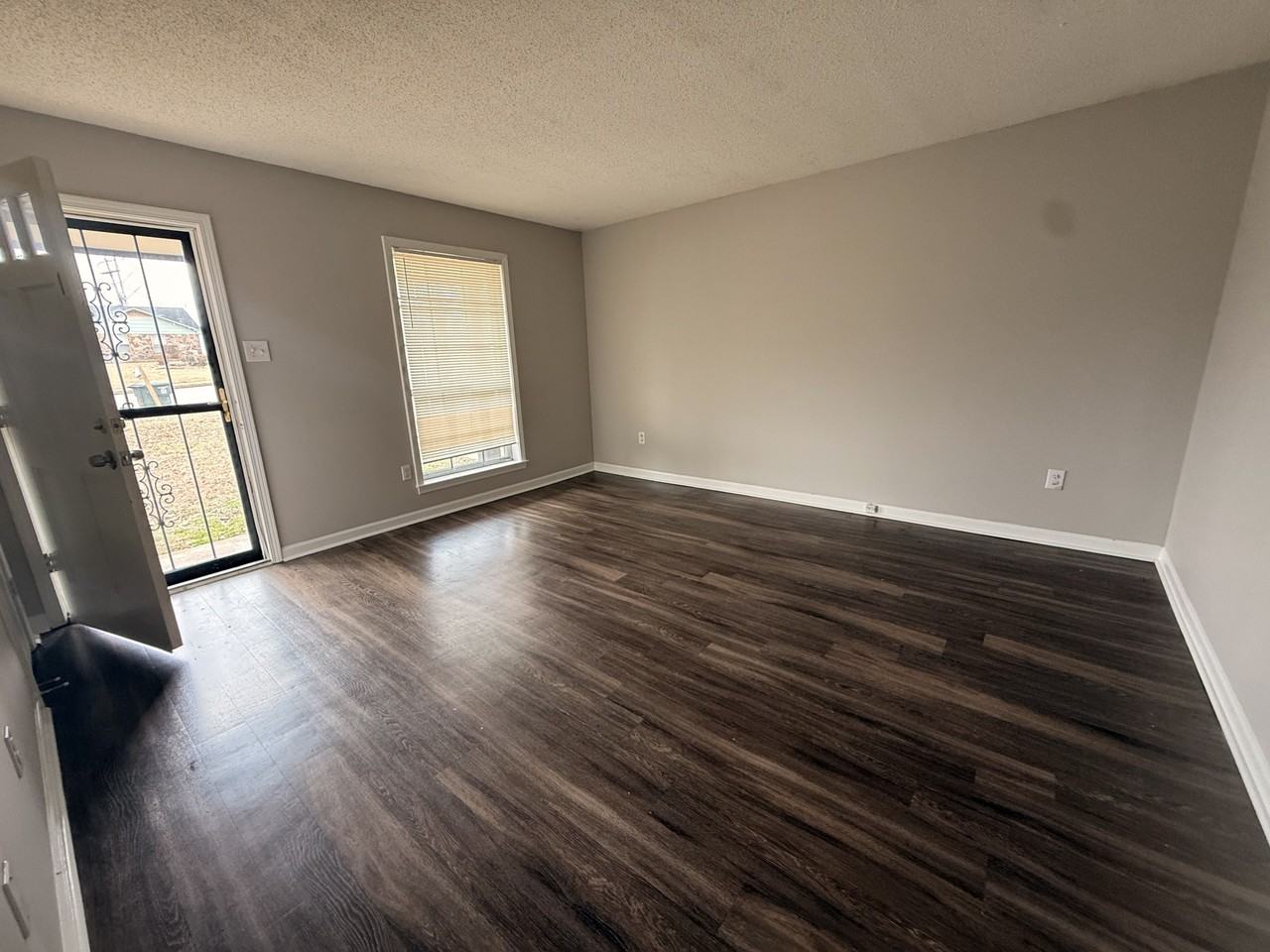 2864 Whitney Ave - Photo 3 of 15