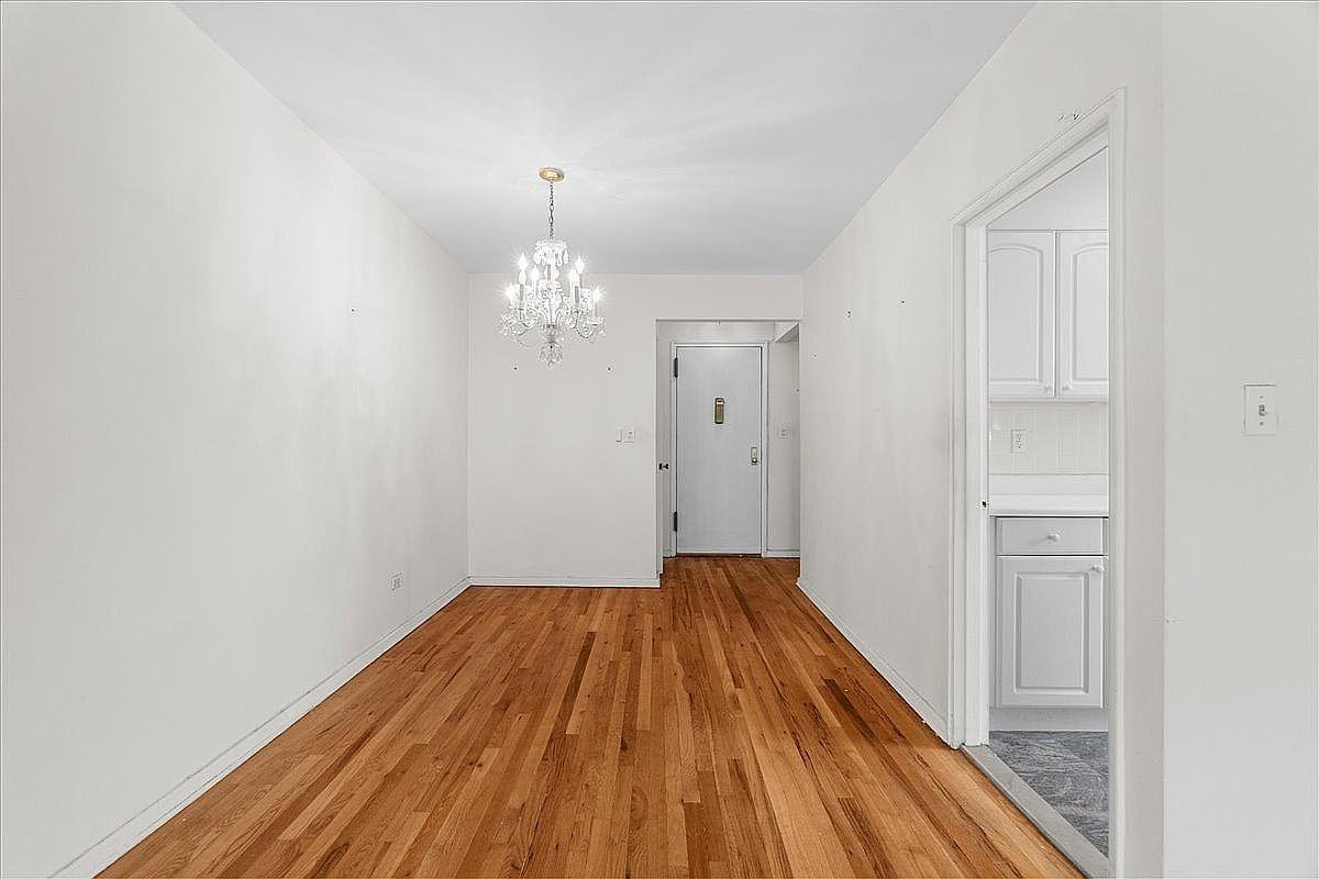 11220 72nd Dr #A33 - Photo 4 of 10