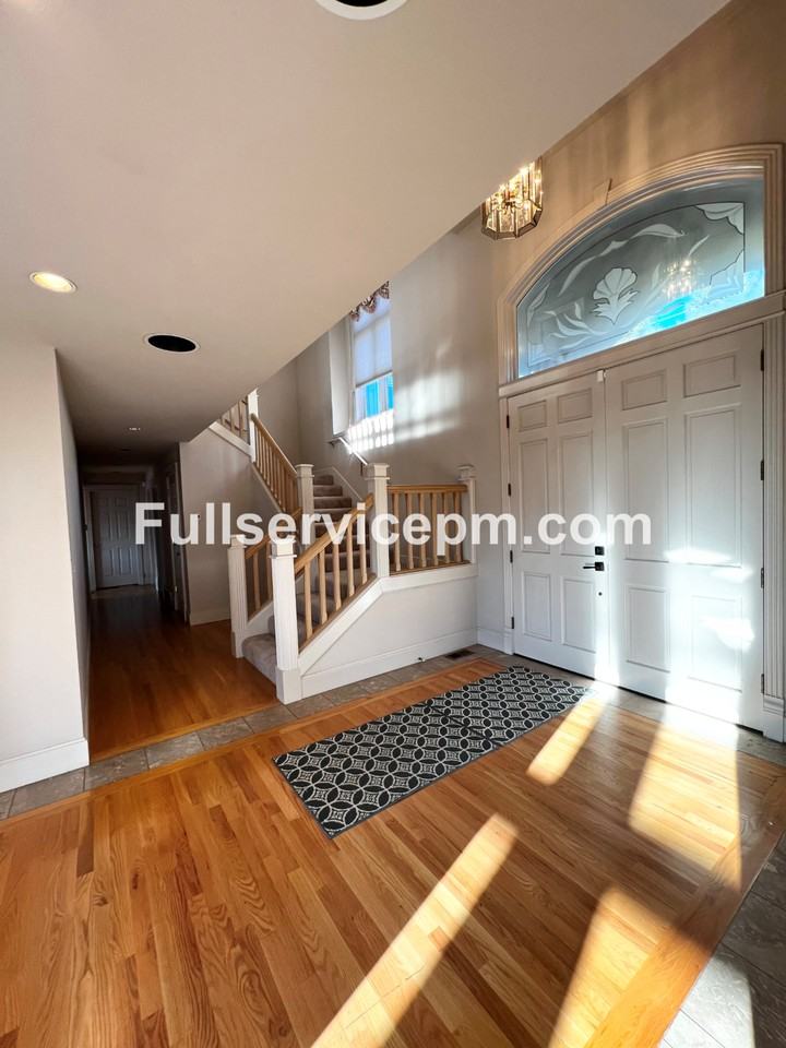 4131 205th Ave Se - Photo 5 of 40