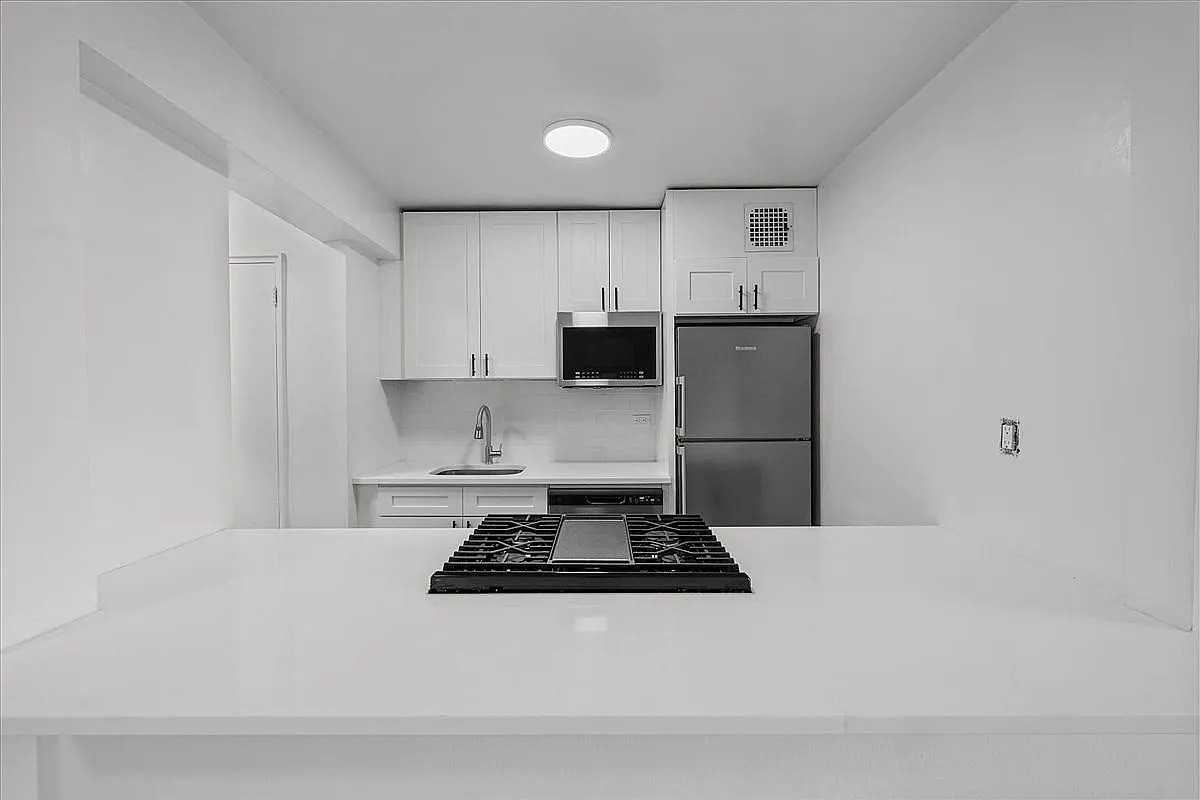 5425 Valles Ave - Photo 2 of 3