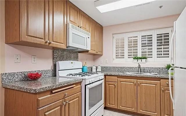 200 N 5th St #3D - Photo 4 of 6