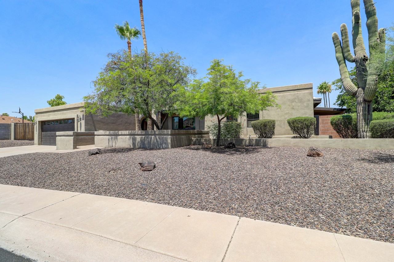 10626 N 41st St - Photo 3 of 50