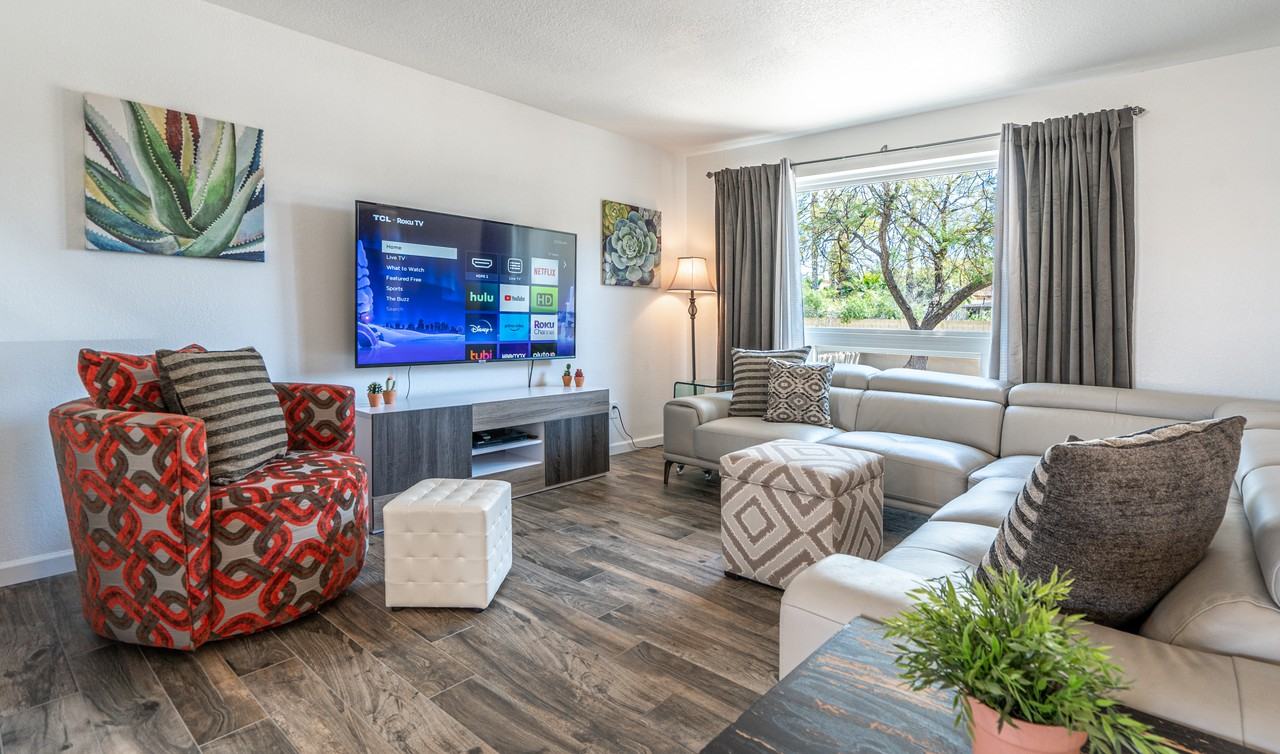 10626 N 41st St - Photo 7 of 50