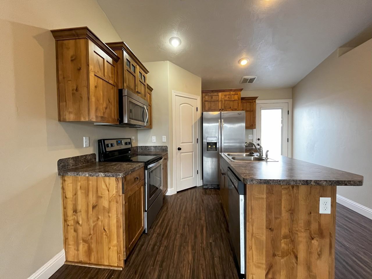 5001 Remember Dr - Photo 4 of 14