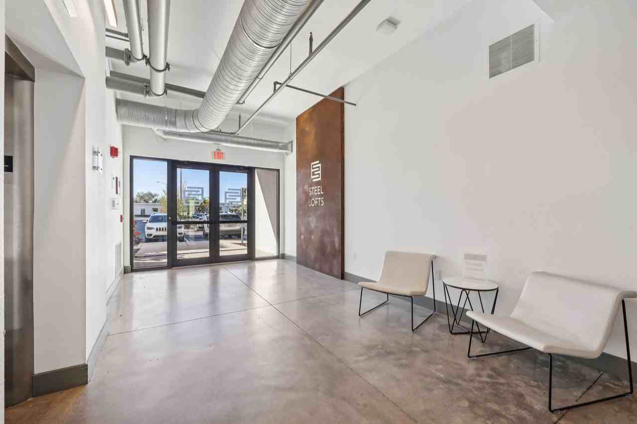 Elements on Third - Photo 5 of 38