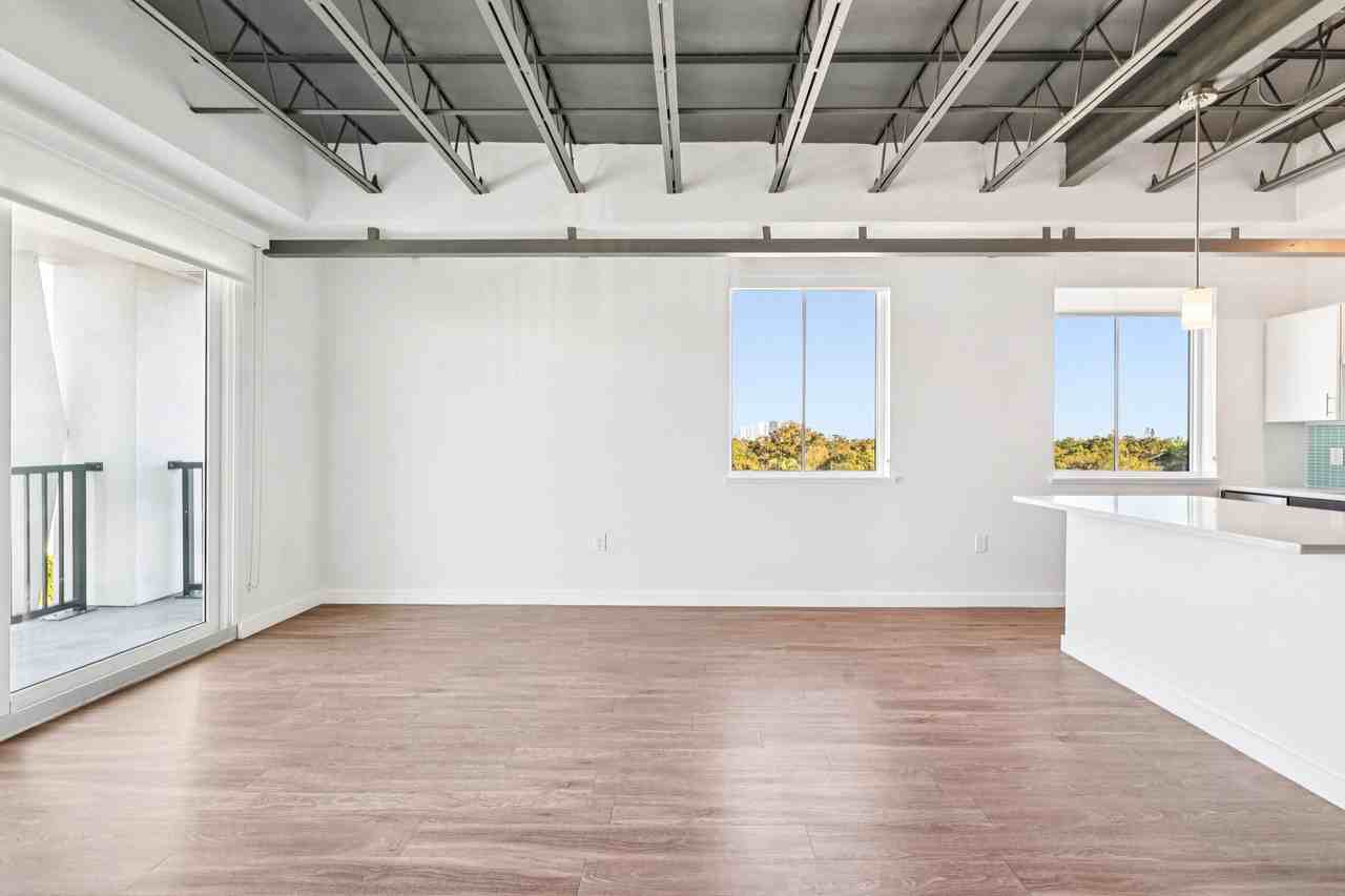 Elements on Third - Photo 7 of 38