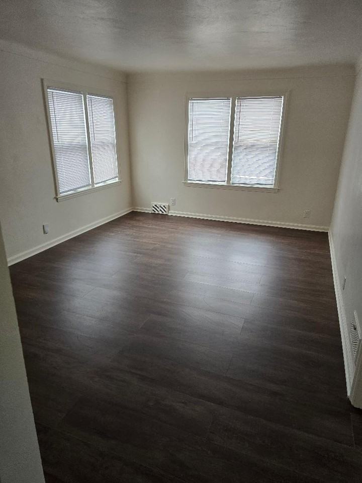 834 Lane Boulevard ##2 - Photo 2 of 8