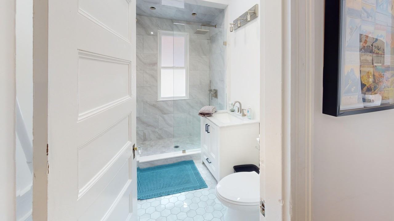 31 Ainsworth St #2 - Photo 7 of 29