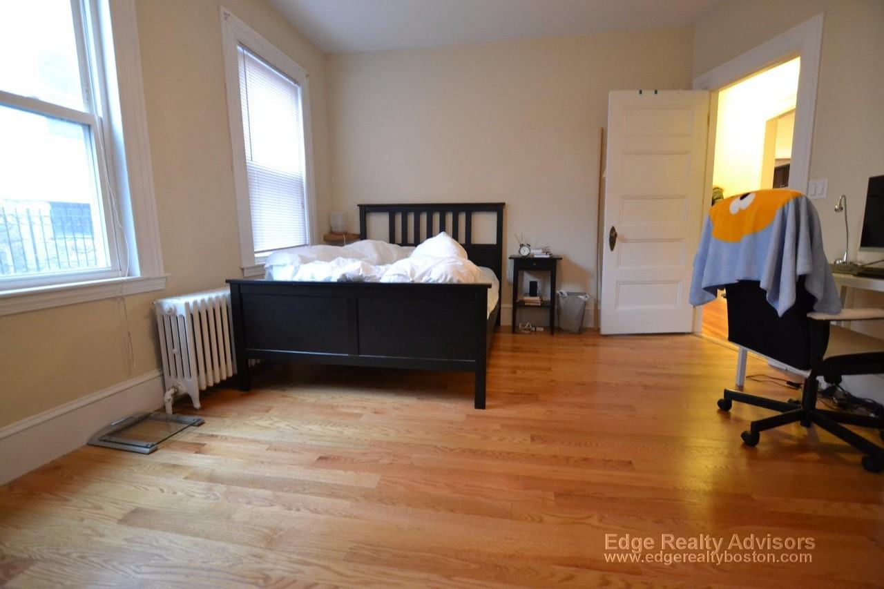 75 Leicester St #1 - Photo 5 of 11