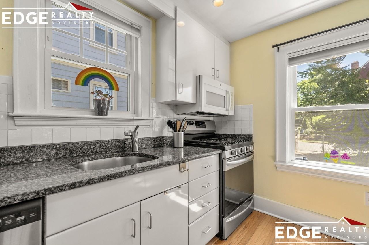 64 Union St - Photo 4 of 18