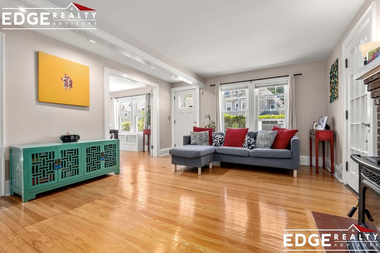 64 Union St - Photo 5 of 18