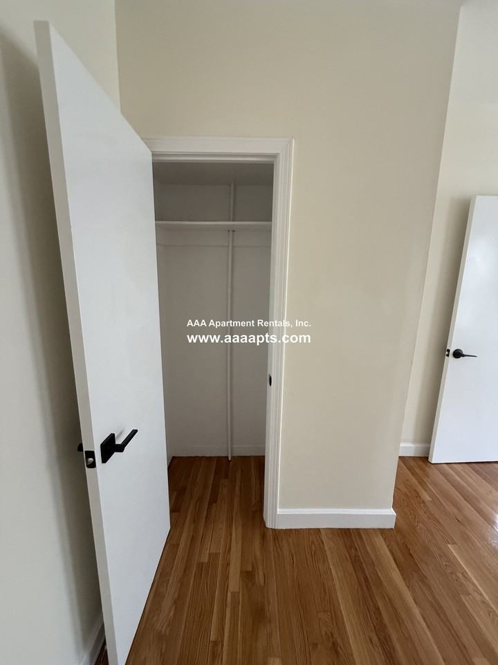 Chelsea St #2L - Photo 2 of 12