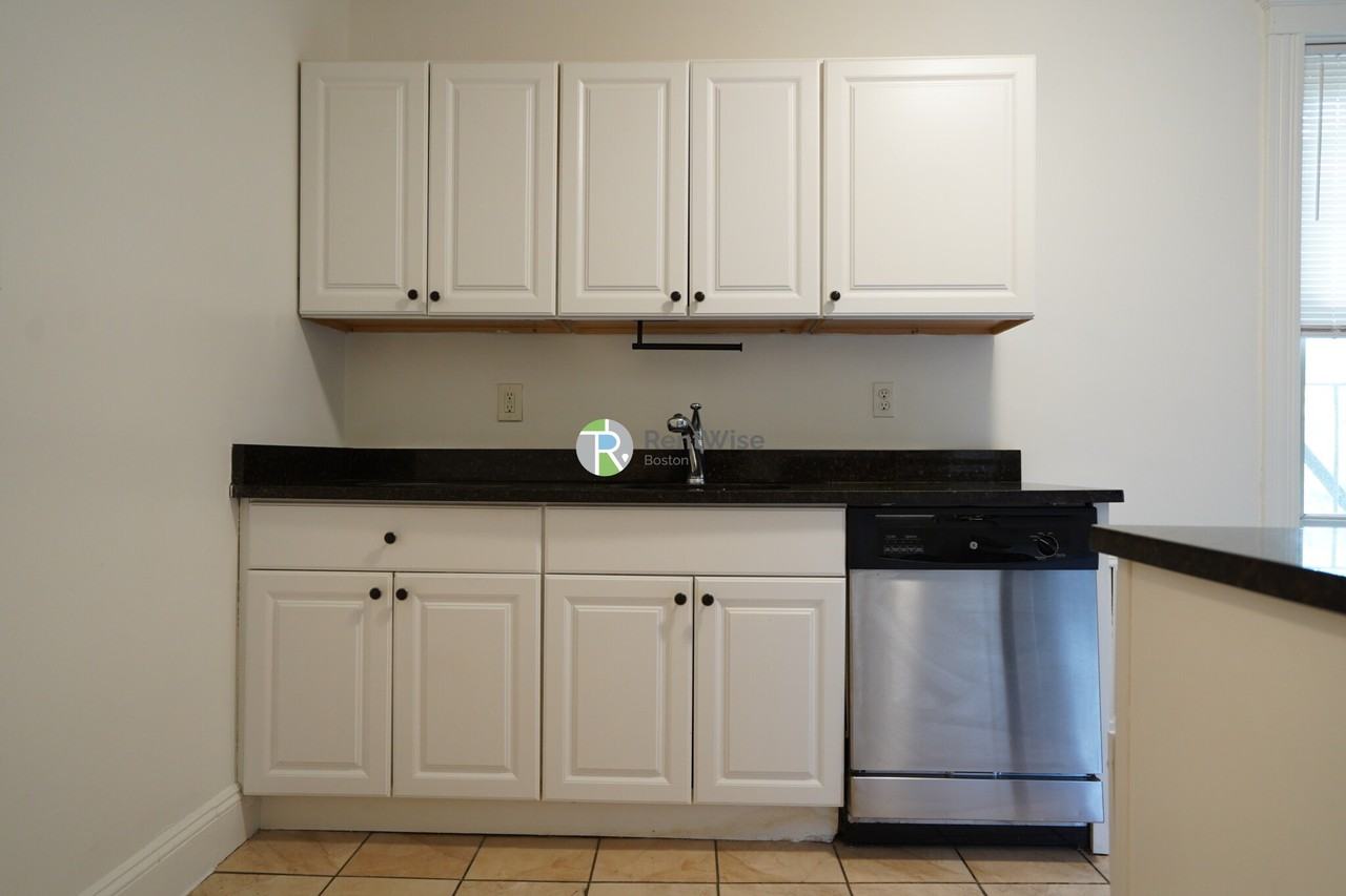 1850 Commonwealth Ave #41 - Photo 5 of 31