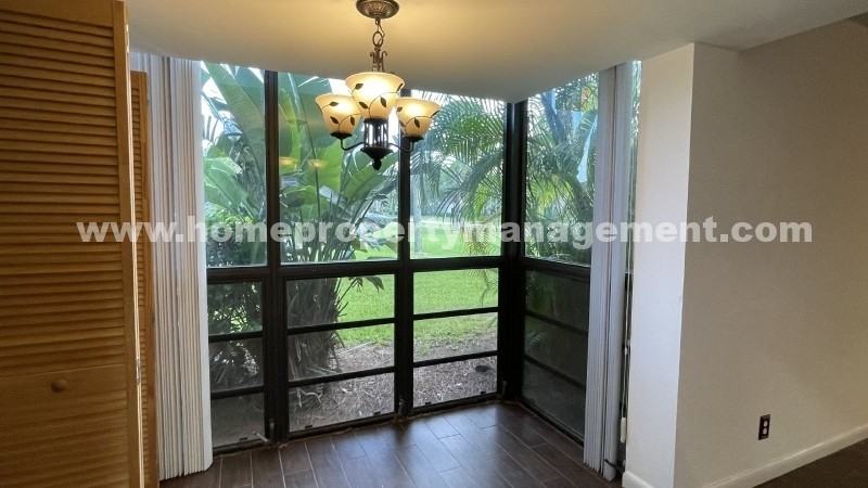 7539 Greenlake Way #B - Photo 7 of 19