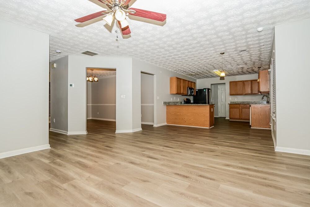 609 Aspen Brook Dr - Photo 5 of 17