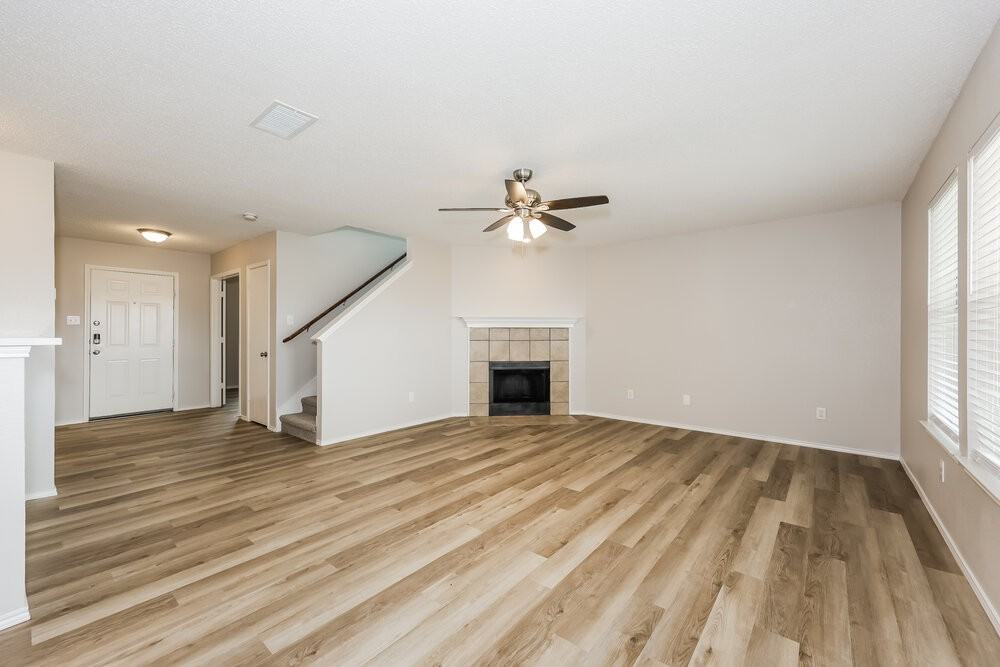 2628 Loch Wood Dr - Photo 4 of 17