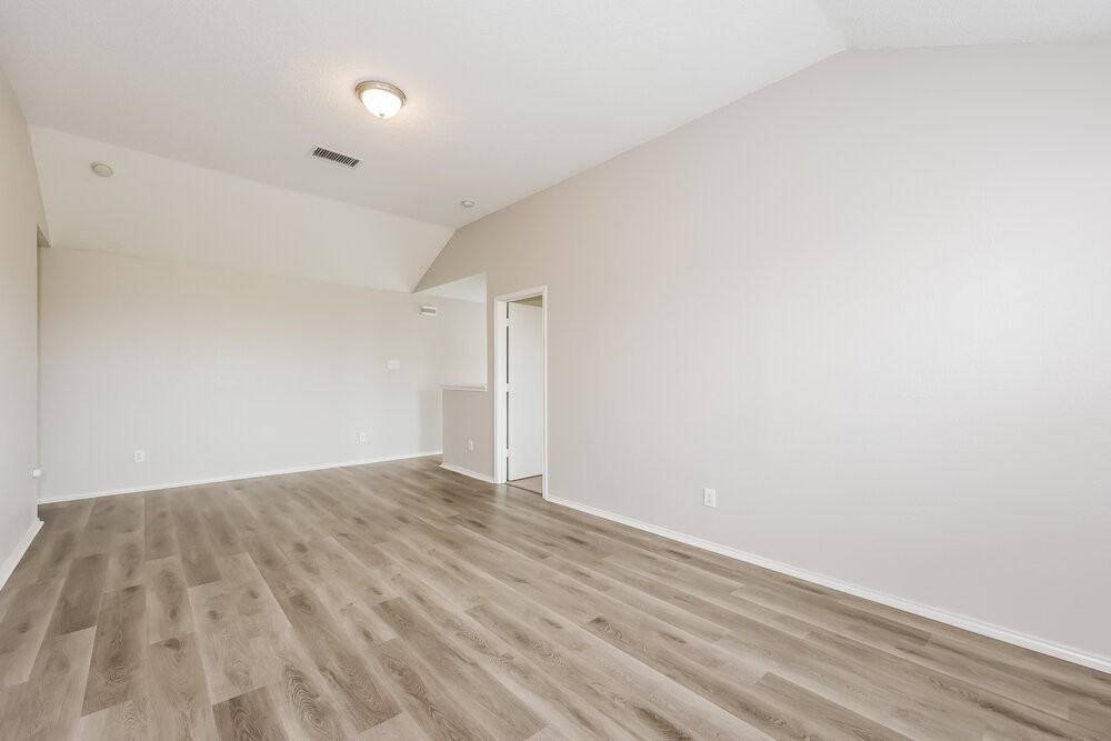 2628 Loch Wood Dr - Photo 5 of 17