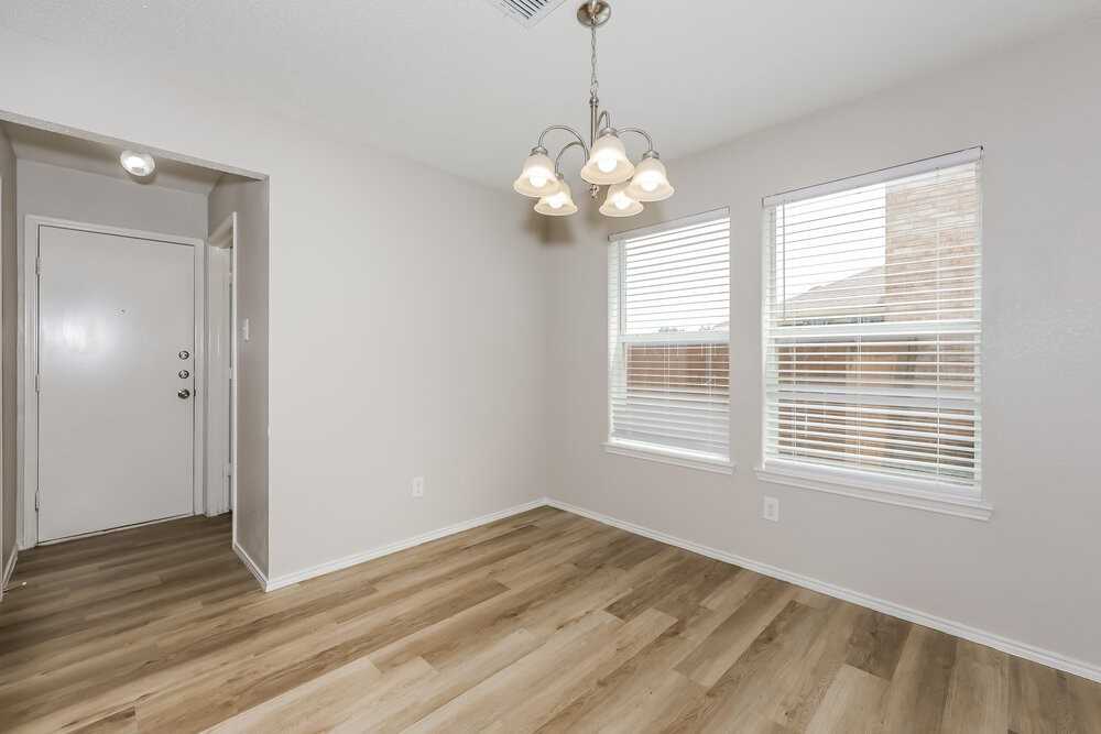 2628 Loch Wood Dr - Photo 6 of 17