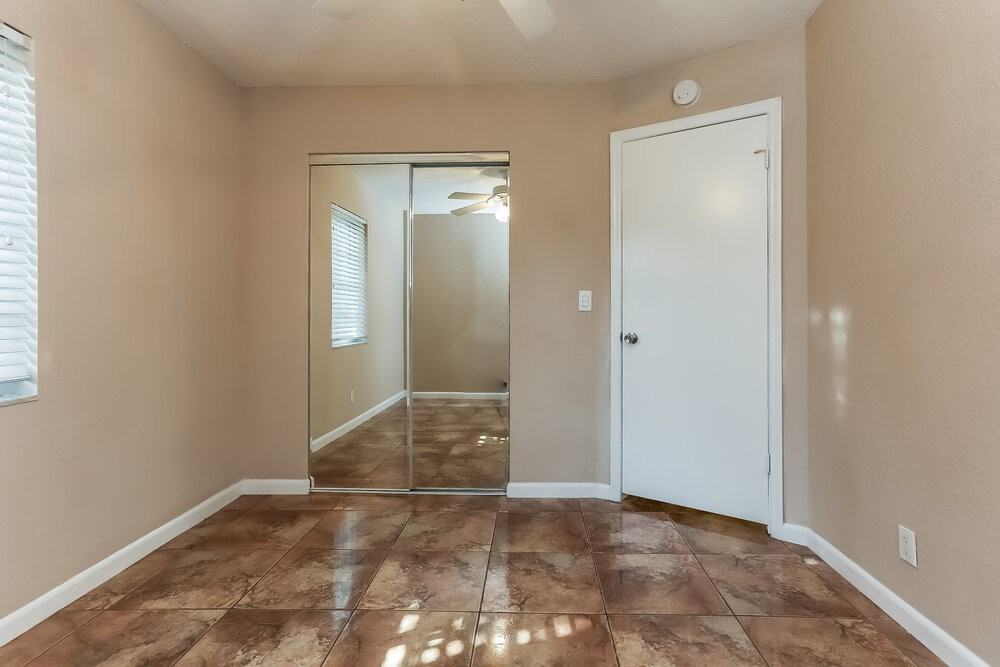 9896 Liberty Ct - Photo 7 of 14