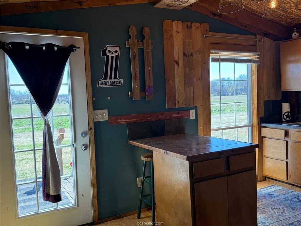 13859 Fm 2155 - Photo 6 of 17