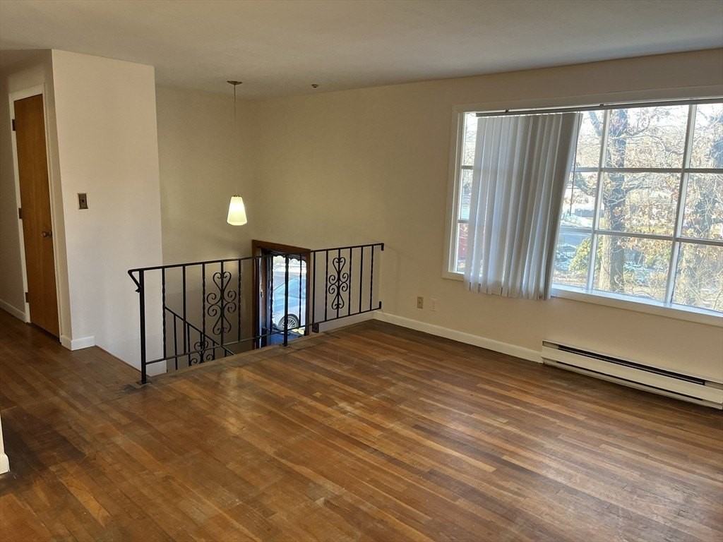 2 Sherwood Ave S - Photo 2 of 30