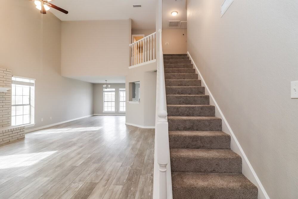 10328 Gray Oak Ln - Photo 4 of 17