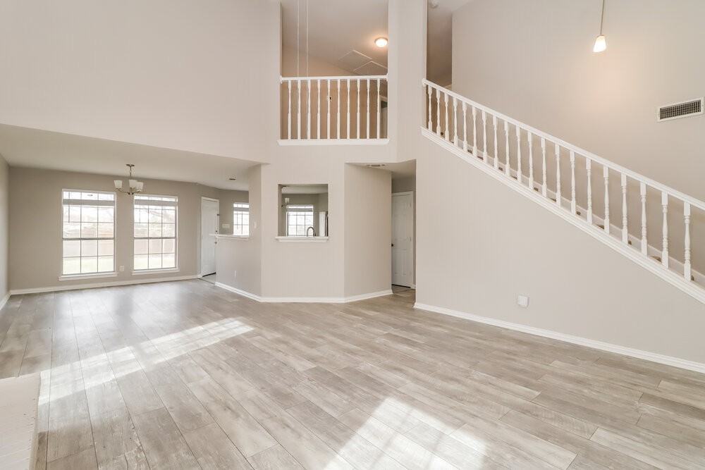 10328 Gray Oak Ln - Photo 5 of 17