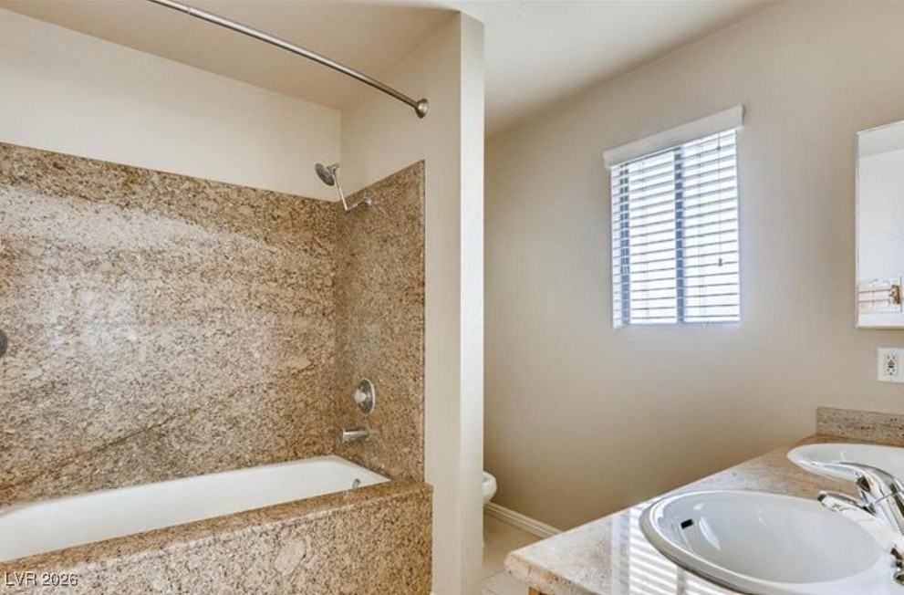 5204 Shady Grove Ln - Photo 4 of 10