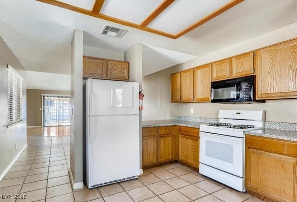 5204 Shady Grove Ln - Photo 7 of 10