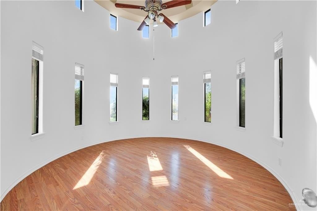 3909 S M St - Photo 5 of 24