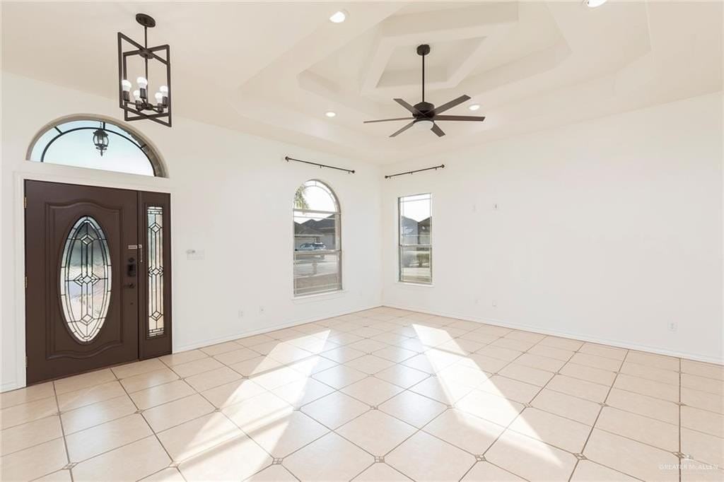 210 Miranda Ln - Photo 3 of 22