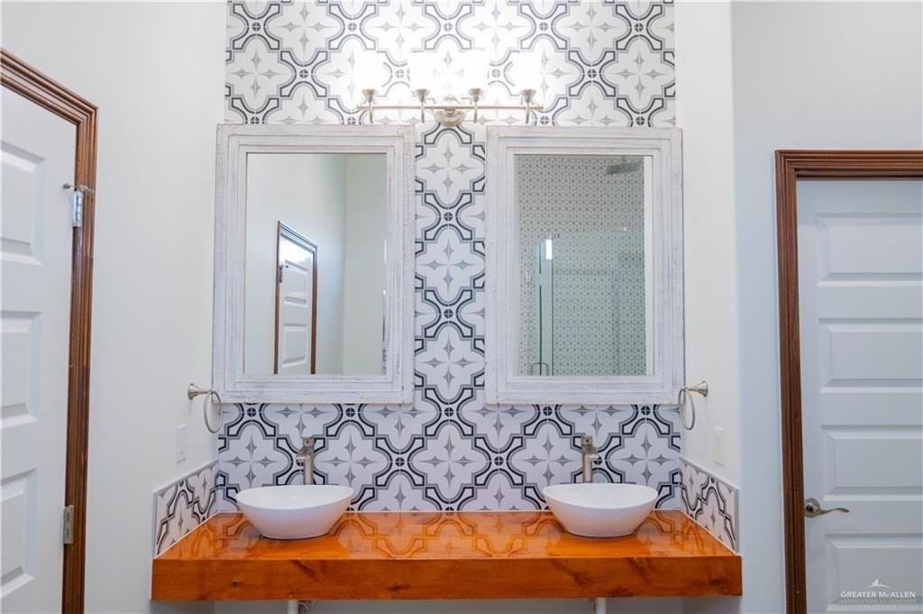 104 N J Hernandez St - Photo 7 of 10