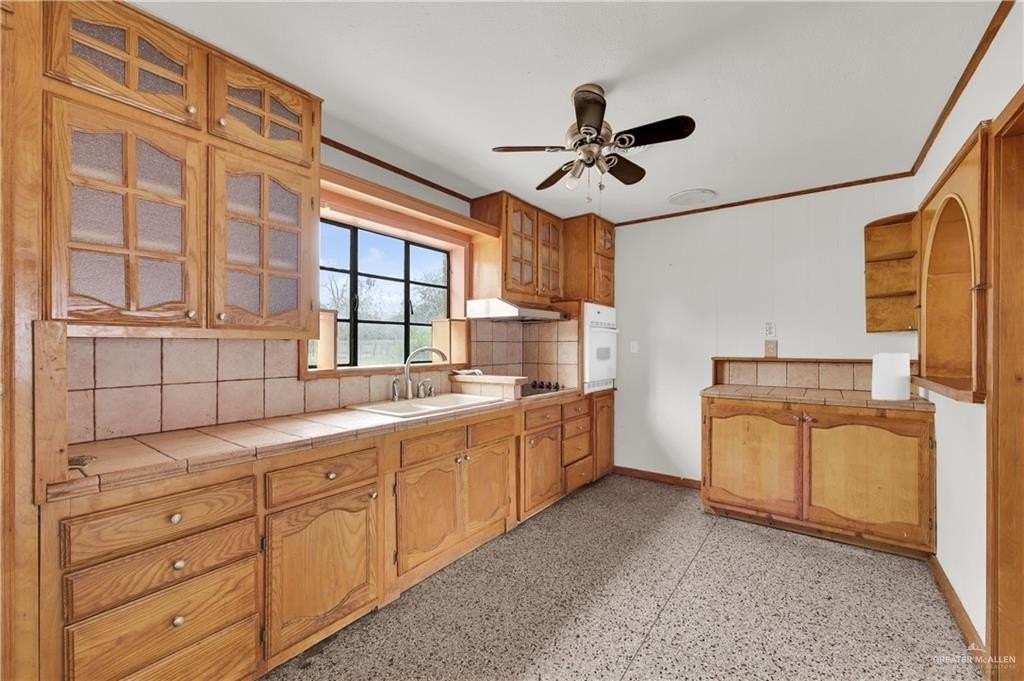 704 Beech Ave - Photo 5 of 16