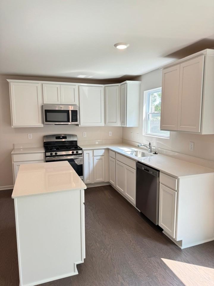 616 Countryside Dr - Photo 4 of 6