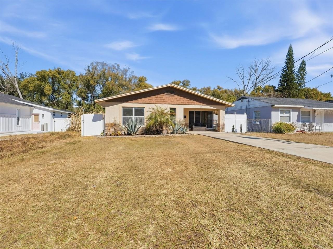 207 W Broad St - Photo 3 of 32