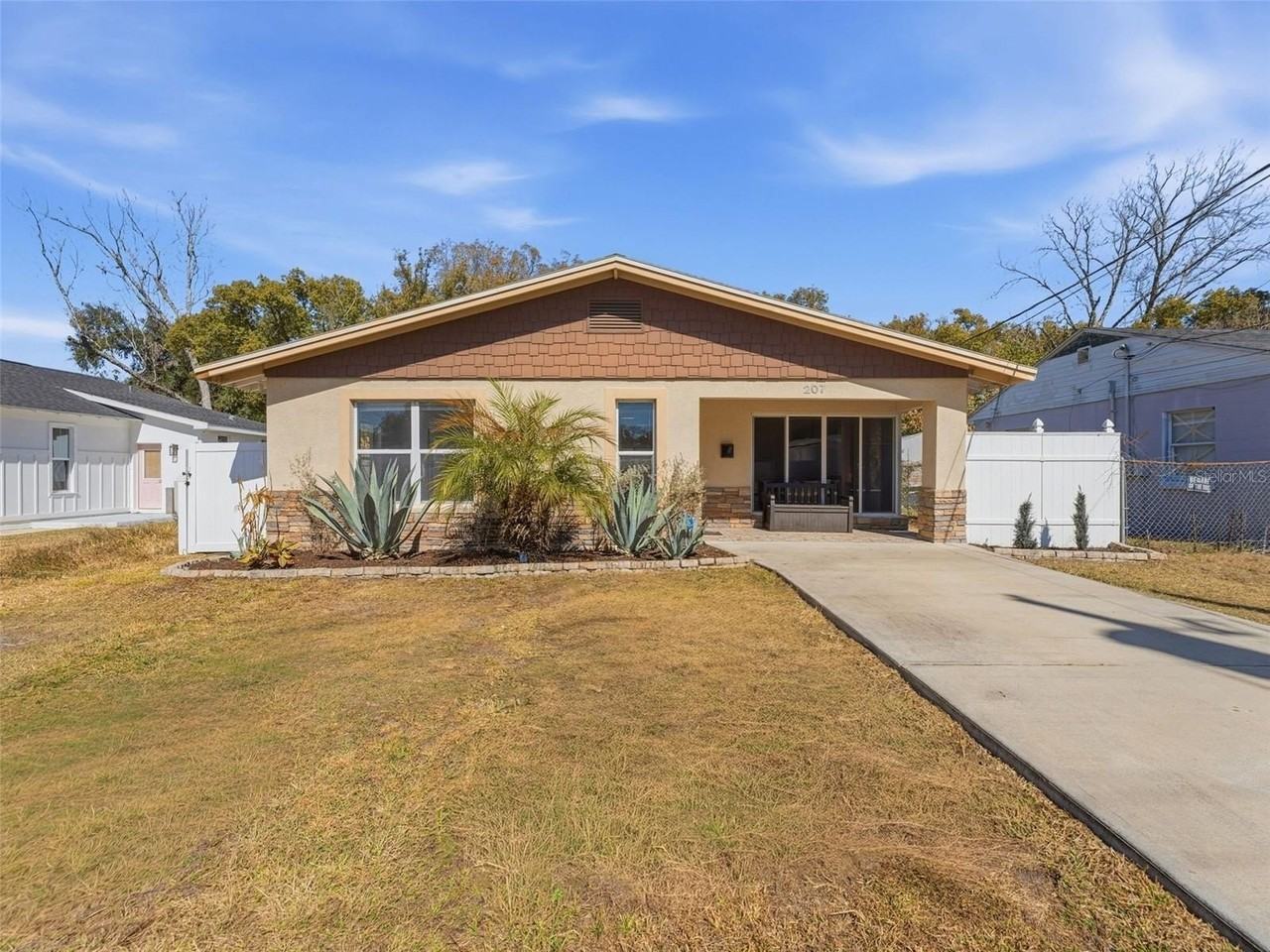 207 W Broad St - Photo 4 of 32