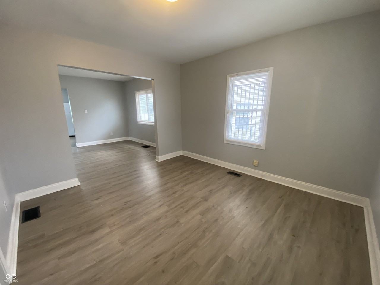 1025 Sharon Ave - Photo 2 of 17