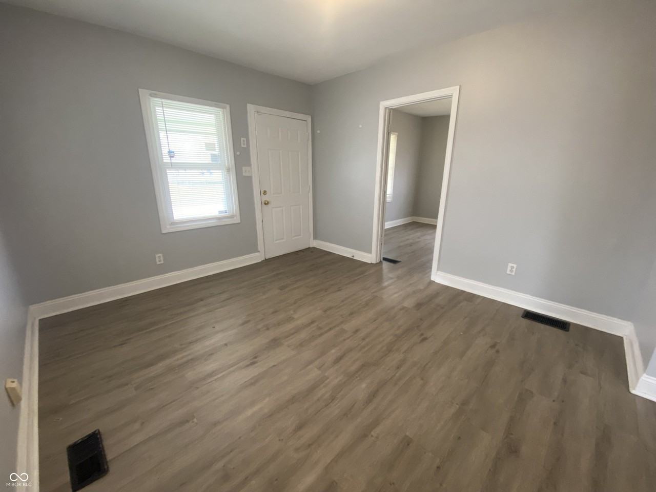 1025 Sharon Ave - Photo 3 of 17