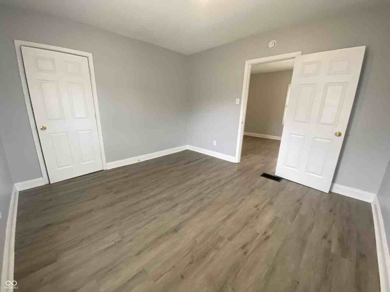 1025 Sharon Ave - Photo 6 of 17